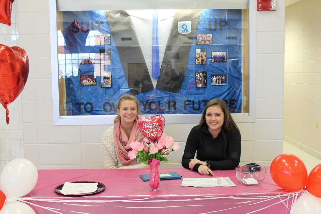 DECA's Lovestruck Week Booth